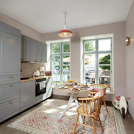 Apartment Kapitaenshaus Am Strom - 